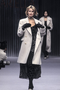 mariella-burani-fw-1994-4.thumb.jpg.33ccf08a3ae981cc31228a482097bd2c.jpg