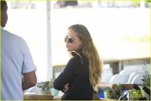 mary-kate-olsen-hampton-classic-horseshow-07.jpg