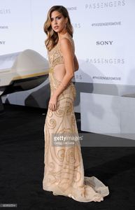 model-kara-del-toro-arrives-at-the-premiere-of-columbia-pictures-at-picture-id629902514.jpg