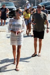 natasha-poly-and-peter-bakker-mykonos-greece-08-17-2017-5.jpg