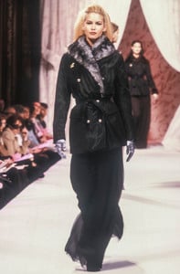 nina-ricci-fw-1996-1.thumb.jpg.5ba70b14b892b8a1f9da626ed0b59fdf.jpg