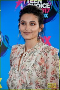 paris-jackson-teen-choice-awards-2017-06.jpg