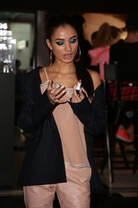 pia-mia-world-s-first-selfie-powered-store-opening-in-sydney-08-11-2017-13.jpg