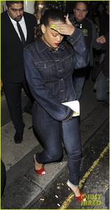 rihanna-rocks-denim-on-denim-for-dinner-in-london-09.jpg