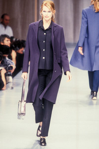 salvatore-ferragamo-fw-1996-10.thumb.JPEG.bcbcad43c2e3d20f988225fe9fbf69b1.JPEG