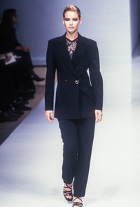 salvatore-ferragamo-ss-1997-7.thumb.png.66eafafa9c001f77e0581e5c71c3f494.png