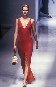 salvatore-ferragamo-ss-1997-9.thumb.png.eeb5cacb616515366c11482ea288fe79.png