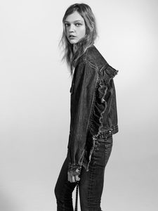 sasha-pivovarova-iro-fw17-06-620x8245e82e87ef141fa94fa9b43abf4774613_thumb.thumb.jpg.3ca67982cdb6f6304d526b79b6edd9fc.jpg