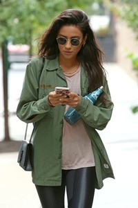 shay-mitchell-out-in-nyc-81817-2.thumb.jpg.6501d82c0839b1d70b6a7ccf4e0c08a7.jpg