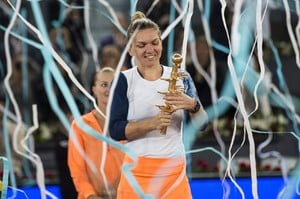 simona-halep-mutua-madrid-open-tennis-may-2017-10.jpg