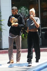 sofia-richie-street-style-beverly-hills-08-20-2017-4.jpg