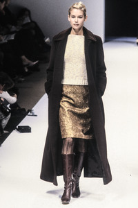 sportmax-aw-1996-9.thumb.jpg.40841346d82ba1f9e6974e71dfa3fe72.jpg