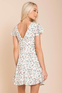 st0648_white-floral_5.jpg