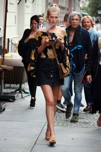 toni-garrn-at-titanic-hotel-in-berlin-08-03-2017_4.jpg