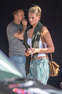 toni-garrn-mickey-rourke-and-til-schweiger-at-luetzowplatz-in-berlin-08-04-2047_7.jpg