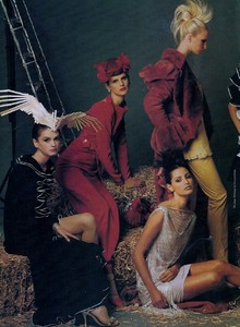 us_vogue_july_1996_10.thumb.jpg.c0081c646bd34cbe68edfb222362c710.jpg