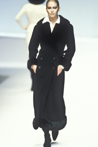 valentino-fw-1996-1.thumb.png.aafe0138271f632cdd141ed97e2da81a.png