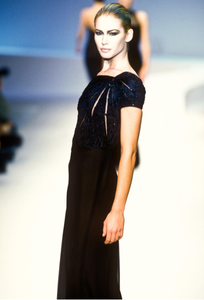 valentino-fw-1996-12.thumb.png.bacadb1398cacbcb55a4da5d226a505e.png