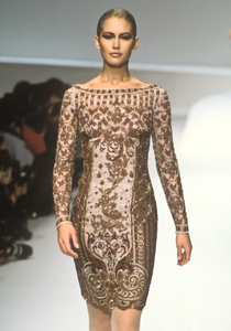 valentino-fw-1996-4.thumb.png.2d015706662254b724fe27a42ed9c8f1.png