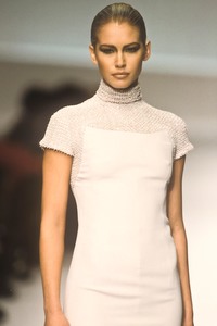 valentino-fw-1996.thumb.jpg.5da504aa1c700ad7183d3b250866259d.jpg