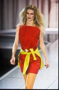 versace-fw-1996-8.thumb.JPEG.f998e90c7b480ac9af932a7e07008798.JPEG