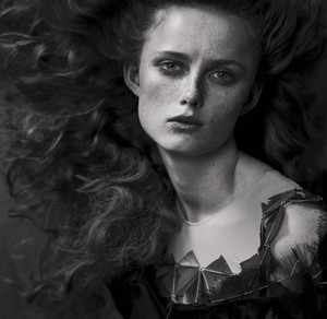 vogue-italia-september-2017-couture-supplement-rianne-van-rompaey-natalie-westling-by-peter-lindbergh-01.thumb.jpg.34245d71b38dc5c24e6fc08790c21ff7.jpg