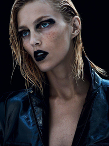 vogue-paris-september-2017-anja-rubik-by-ben-hassett-04.thumb.jpg.9a5bee12bd4e10e8f0fe65d87ee81dde.jpg