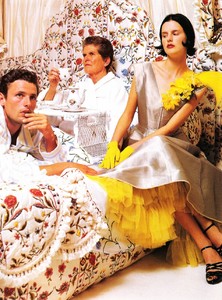 vogue_italia_mar_1995_24.thumb.jpg.a030efb9ea5147e58fa5211534ee9c44.jpg