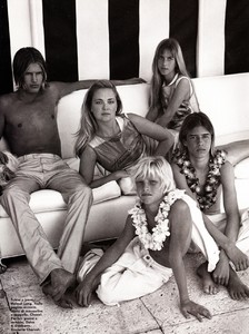 vogue_italia_mar_1995_32.thumb.jpg.bf6c8ce4bafd2349e2a337766accb3fa.jpg