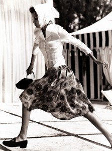 vogue_italia_mar_1995_37.thumb.jpg.38b2c3e638442cda8c5969659d657e30.jpg
