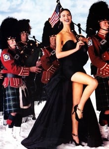 vogue_us_december_1998_17.thumb.jpg.727db022d416920b3069dd9f380f54b3.jpg