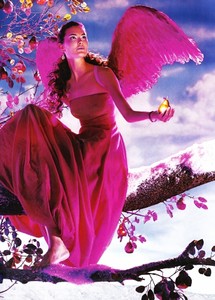 vogue_us_december_1998_3.thumb.jpg.4b1b38393bae6e7d16a47fdd45c10375.jpg
