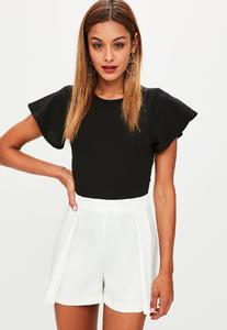 white-tailored-shorts.thumb.jpg.4aa15d40b7954bcf4ff0edb750aaabe0.jpg