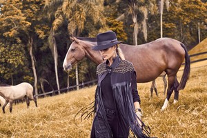 yasmin_brunet_na_campanha_da_equus_4.jpg