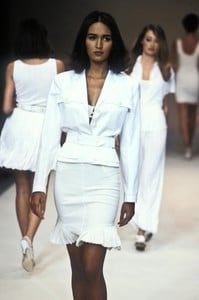 0_azzedine-alaia-ss-1990-1_html.thumb.JPEG.a70cabecb77d03b084a2e50f7155e380.JPEG