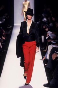 0_michael-kors-fw-2000-1_html.thumb.JPEG.0d30a7a7797f52ef2e3de87c7f0eb33d.JPEG