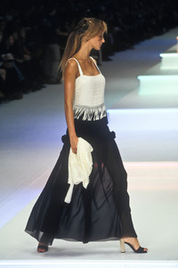 1_chanel-ss-2001-2_html.thumb.JPEG.f875dc14ab10be4abdd90dcf52bfa632.JPEG