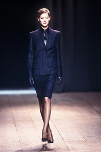 1_ysl-fw-2000-2_html.thumb.JPEG.7c4f7068476b8e628b2a228199fb62ab.JPEG