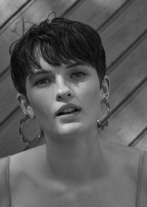 2017_06_16_ModelsDotCom_LaraMullen_Shot_03_0650_v2.jpg