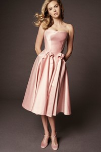 22-zac-posen-spring-18.thumb.jpg.1f8f70067c484aa35e7b4335ddff0f2f.jpg