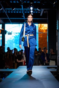 26-dvf-spring-2018.thumb.jpg.730e773f9dd3ea5a896180f1dba4197b.jpg