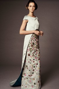 27-zac-posen-spring-18.thumb.jpg.2b956c057287c56c6cd73fabfc9e8fdc.jpg