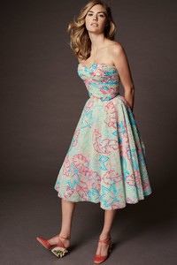 28-zac-posen-spring-18.thumb.jpg.dd344dc3fc066ffbe8c8f63a962427b3.jpg