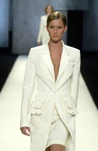 2_donna-karan-ss-2001-3_html.thumb.JPEG.6309cd073f3ba2683d2499eea229adc6.JPEG