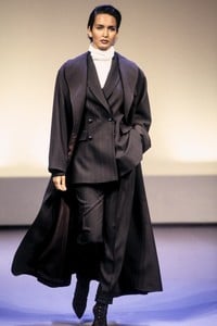 2_lanvin-fw-1994-3_html.thumb.JPEG.95d10d29da9fe76cedee396755fb4b60.JPEG