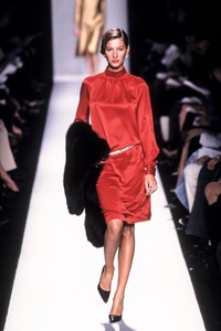 2_michael-kors-fw-2000-3_html.thumb.JPEG.a9f9e4f6b937b72b0b02c3f9326317e3.JPEG