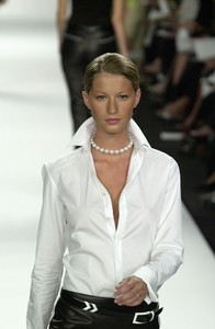 2_ralph-lauren-ss-2001-3_html.thumb.JPEG.bfeeb866aec20caeebe4e480bf7c098d.JPEG