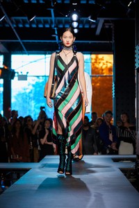 30-dvf-spring-2018.thumb.jpg.804a4fd8f2ac406fc6223cf396133d62.jpg