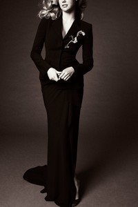 32-zac-posen-spring-18.thumb.jpg.5bd2cd37a9bc1249e3e3bfed0ac1257c.jpg