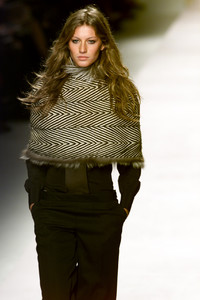 3_anna-molinari-fw-2000-4_html.thumb.JPEG.a7aecf831e6c3d8f677fb33558b094e5.JPEG